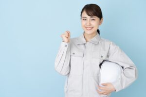 ガッツポーズ女性